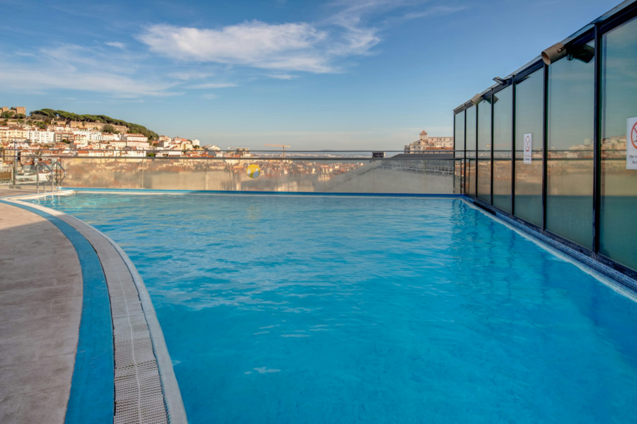 VIP Executive Eden Aparthotel 35/37