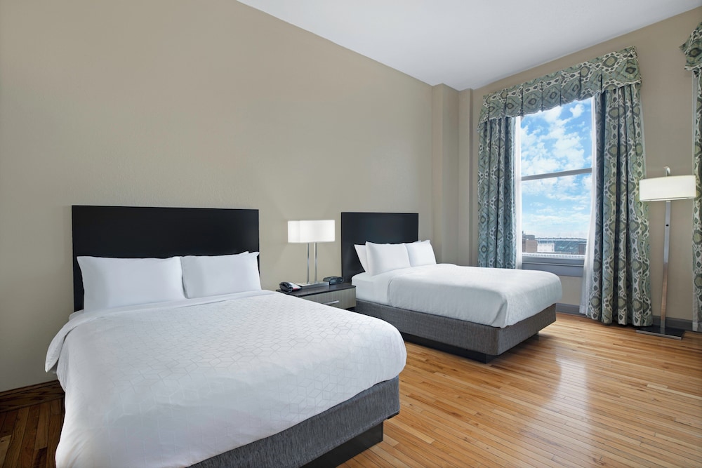 HOLIDAY INN EXPRESS CLEVELAND DOWNTOWN 23/59