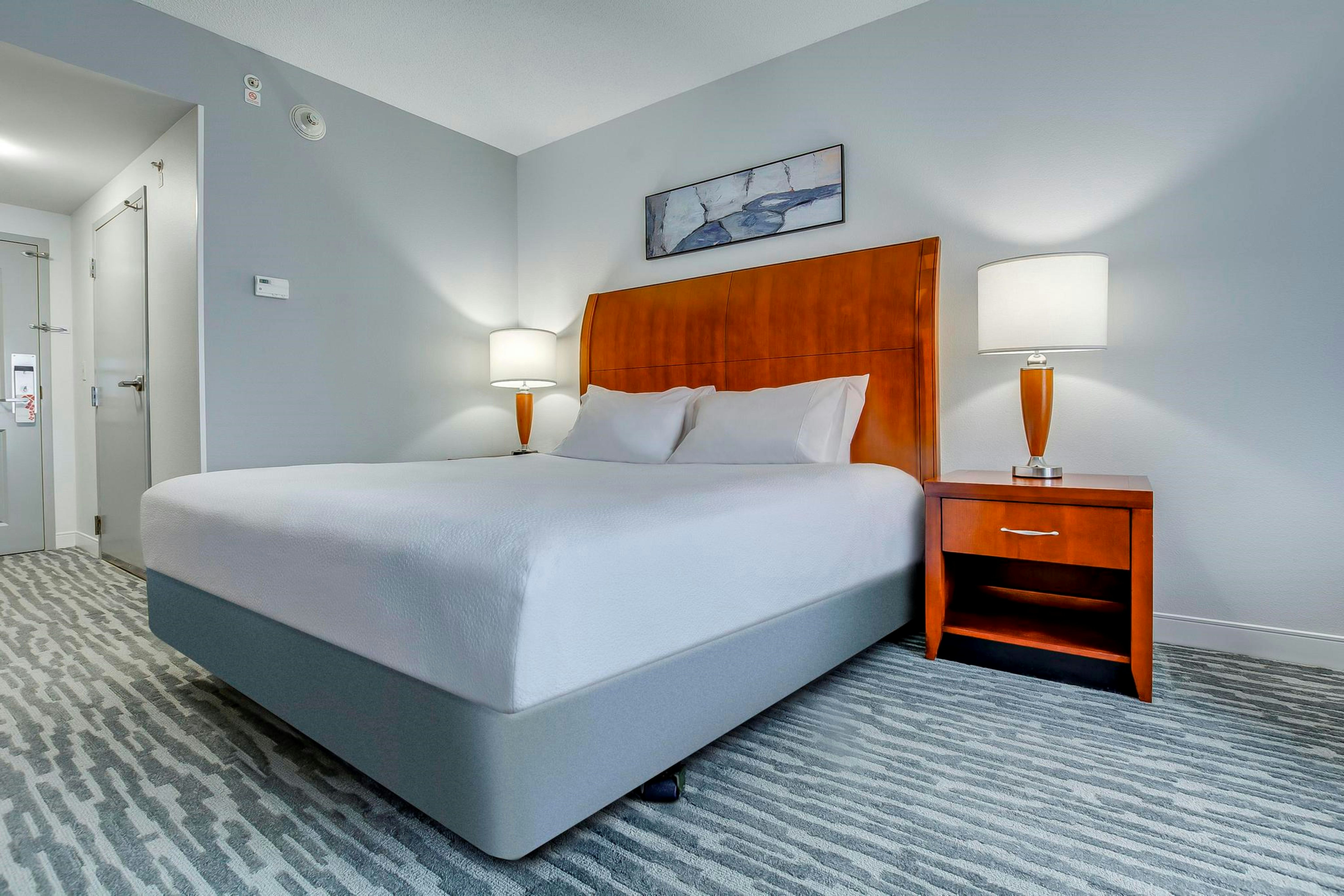 ROOM, KING BED