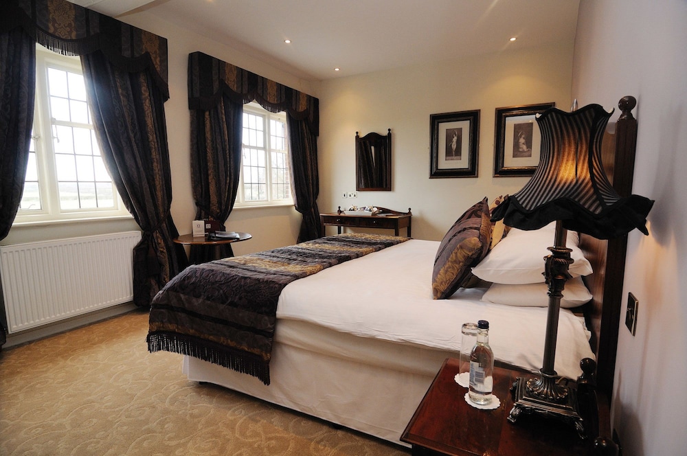 Ye Olde Bell Hotel Spa 10/64