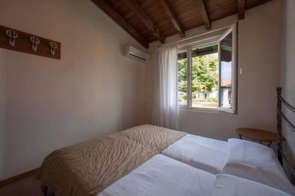 2 BEDROOMS, APARTMENT