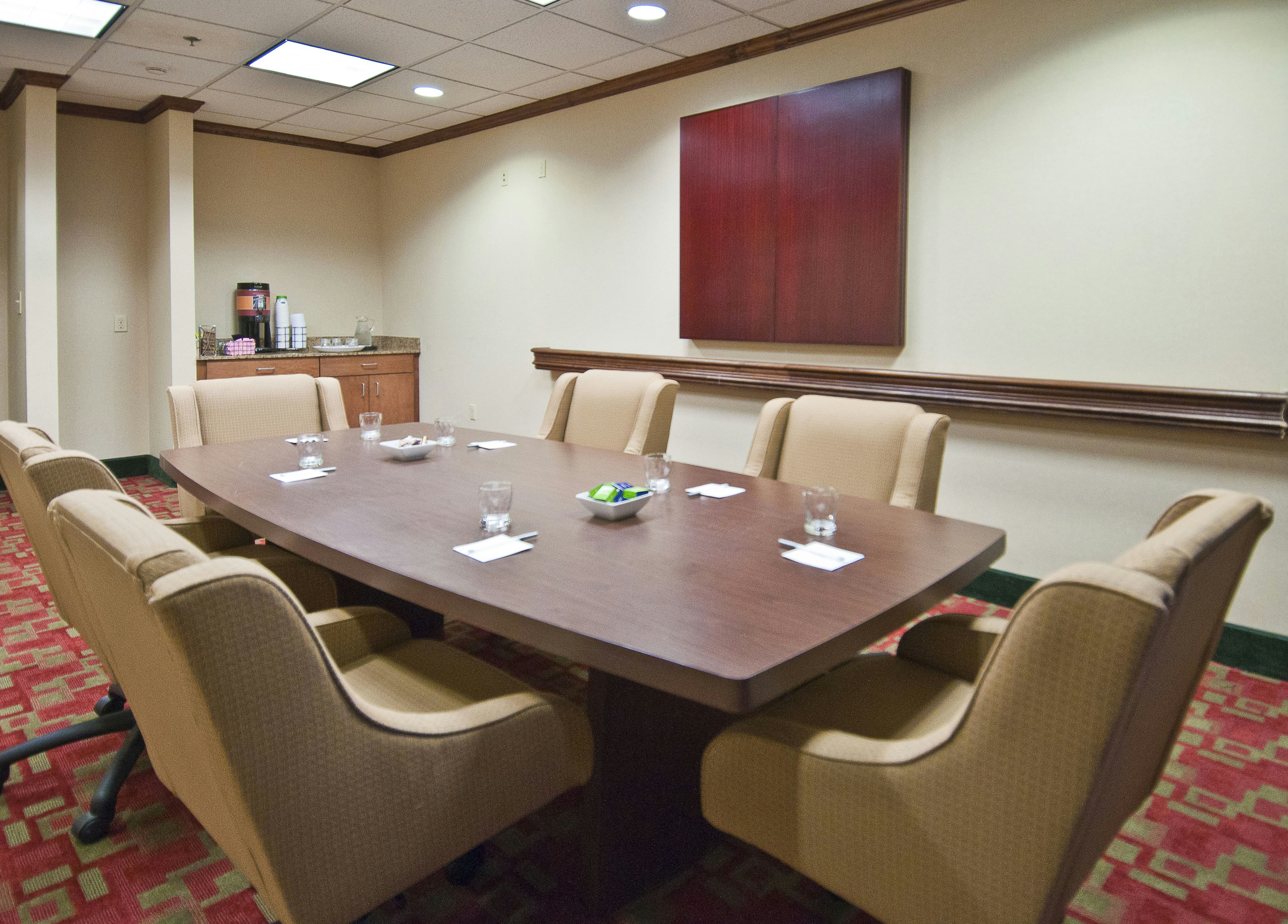 Hampton Inn Canton 46/56