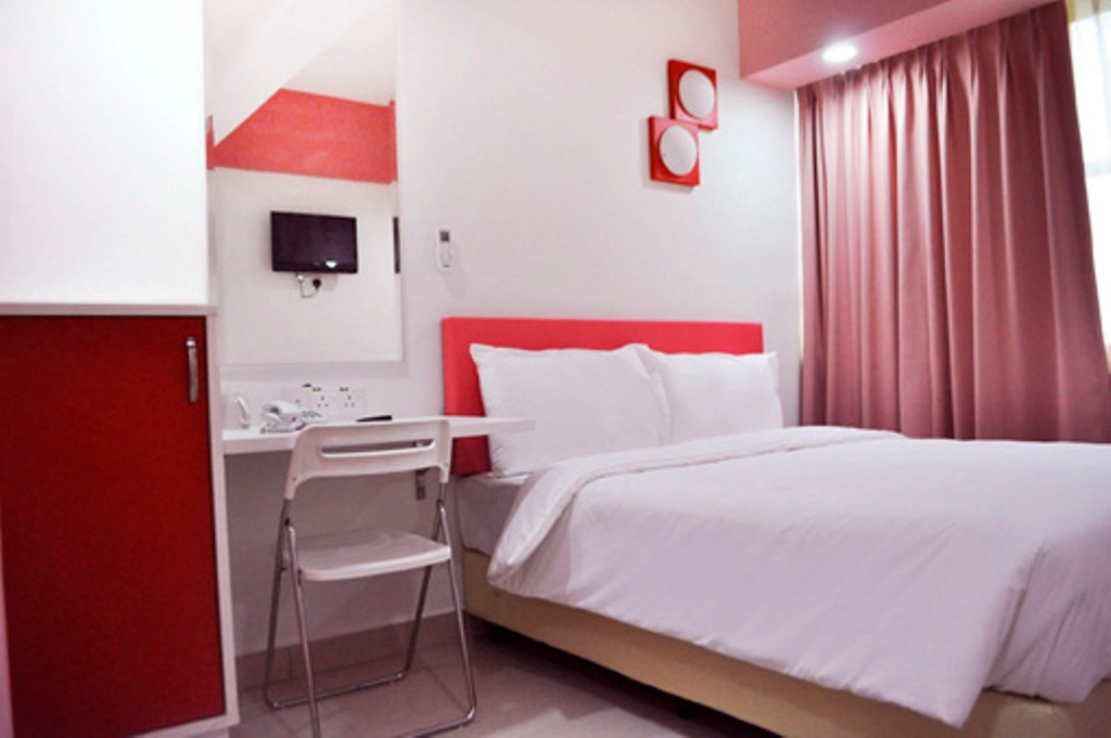 YY318 HOTEL 8/16