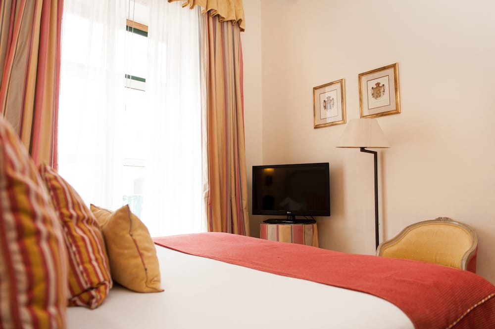 Hotel Real Palacio 21/76