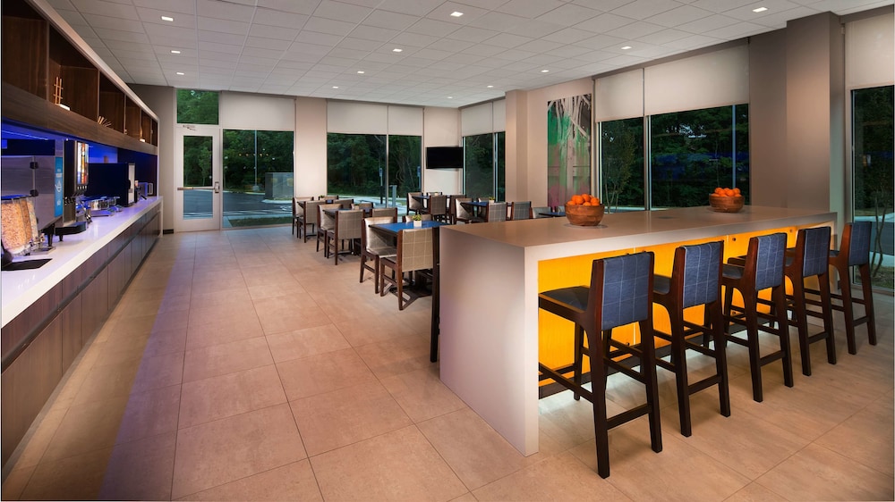 Glo Best Western Nashville 34/43