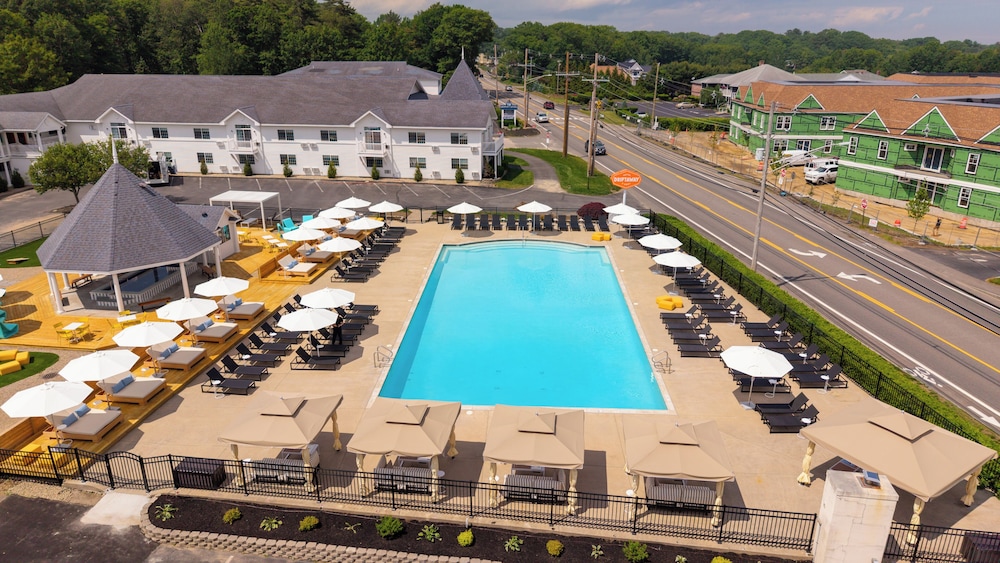 Ogunquit Hotel 47/50