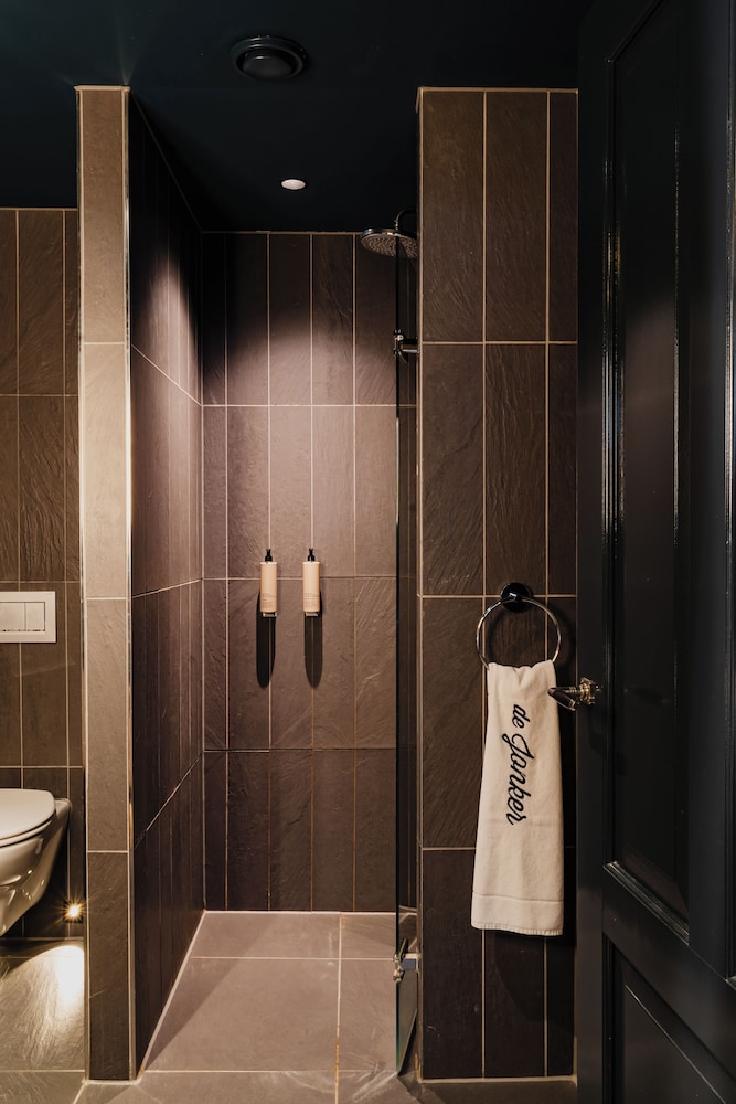 De Jonker Urban Studios & Suites 60/60