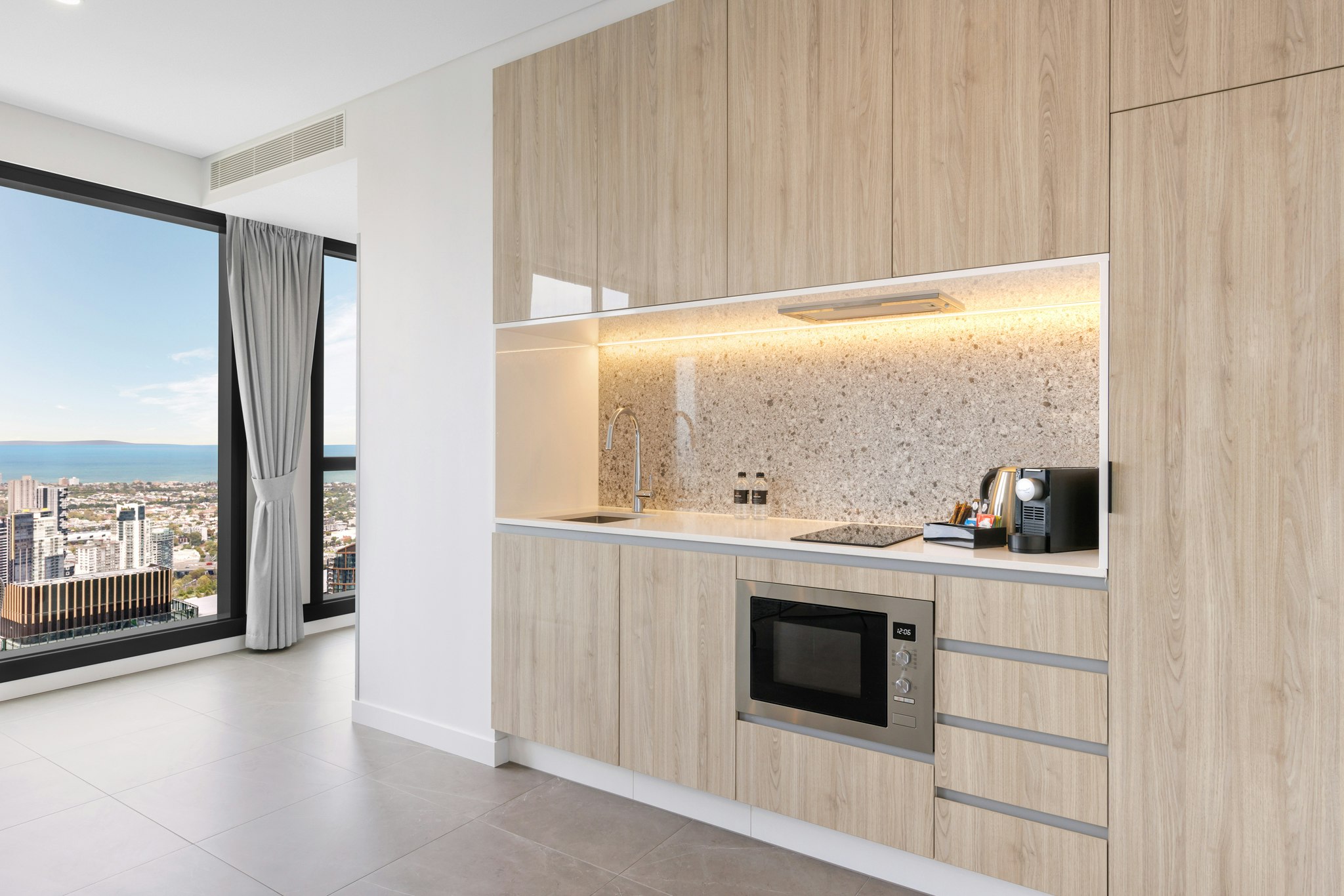 Meriton Suites Melbourne 6/50