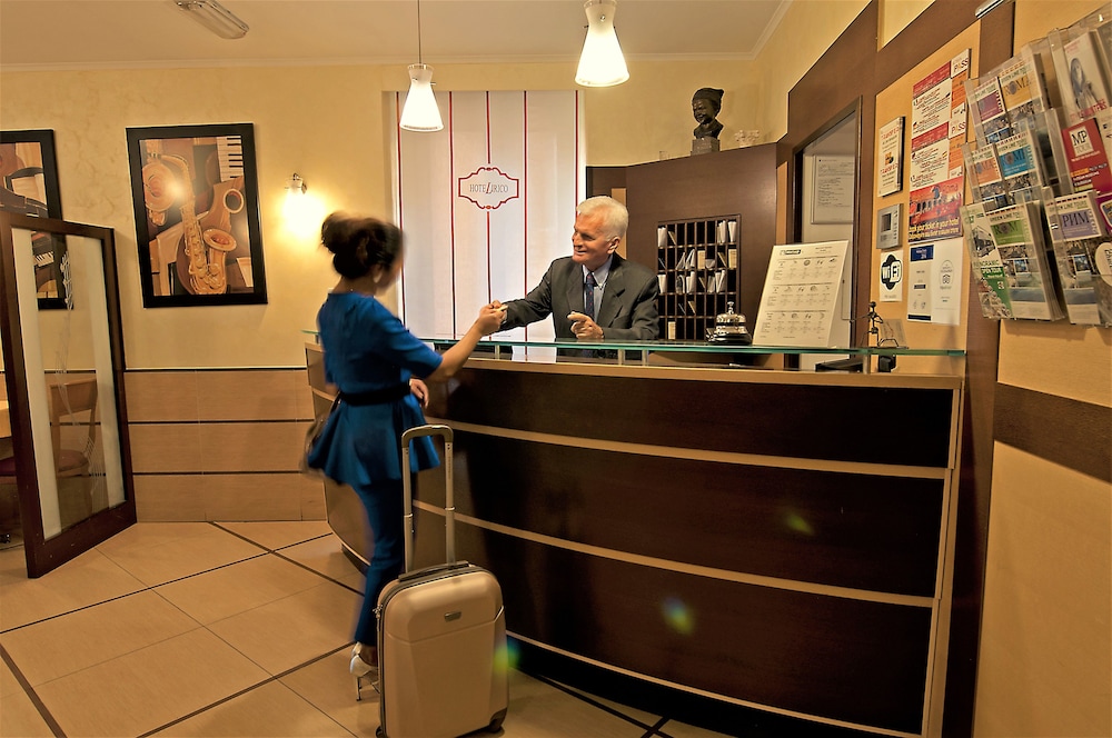 Hotel Lirico Roma 9/63