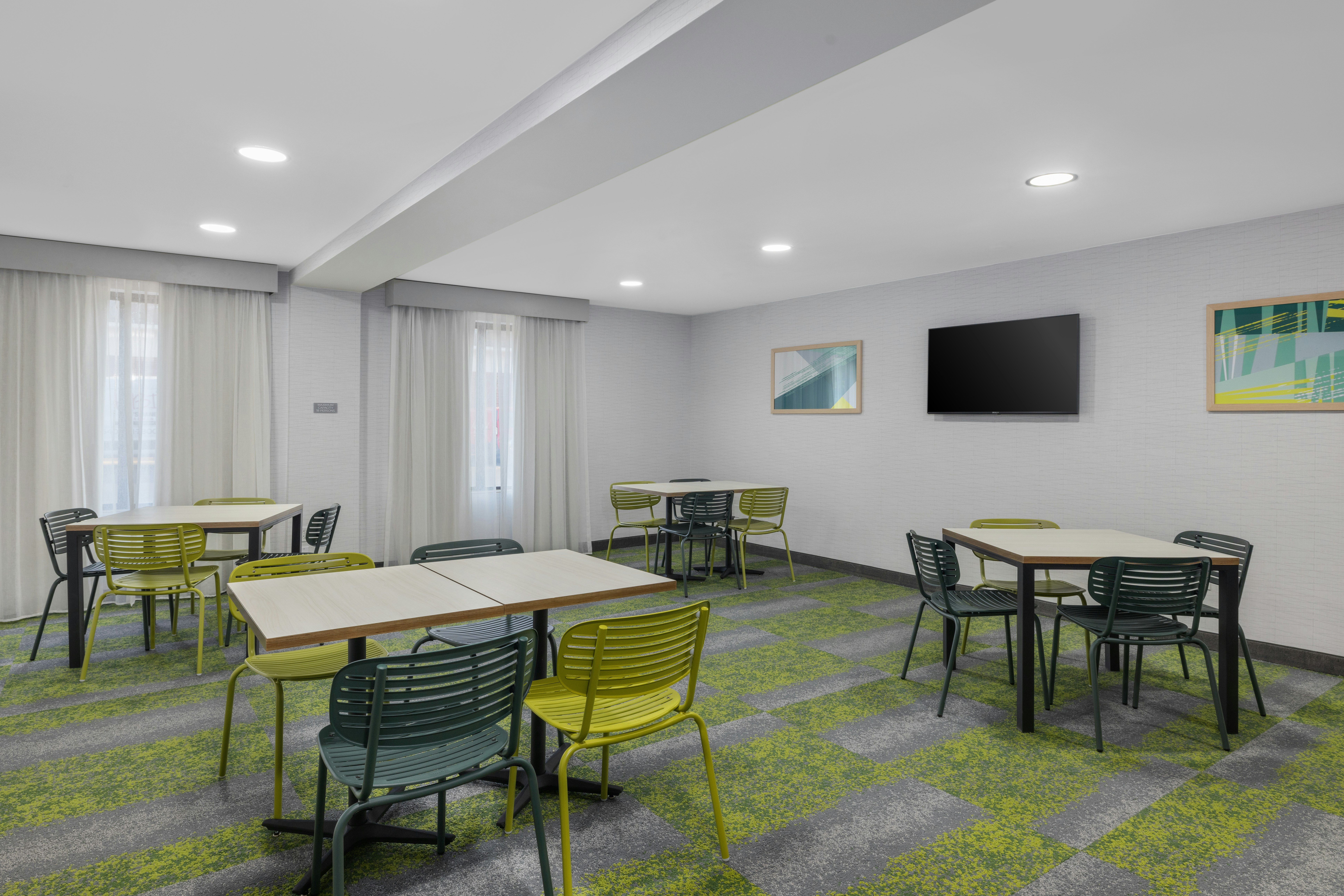 Spark by Hilton Fredericksburg Southpoint 30/38