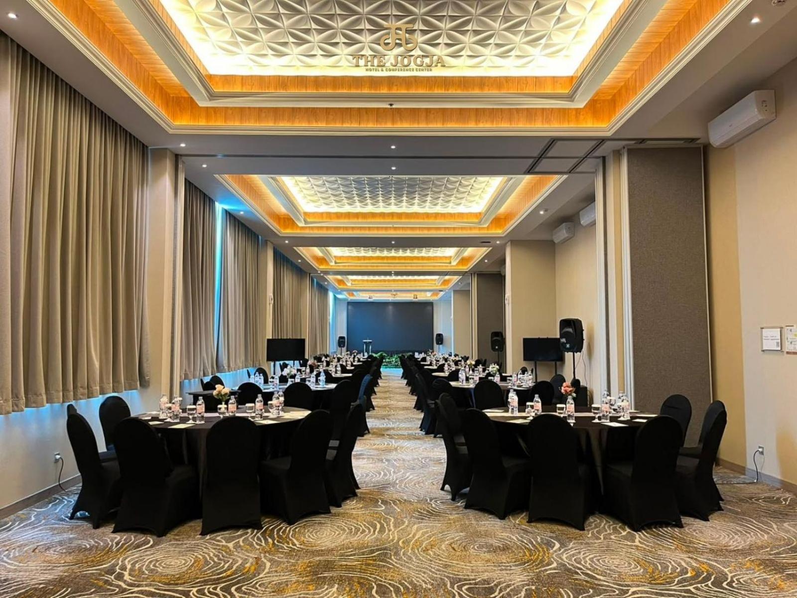 The Jogja Hotel and Conference Center 27/29