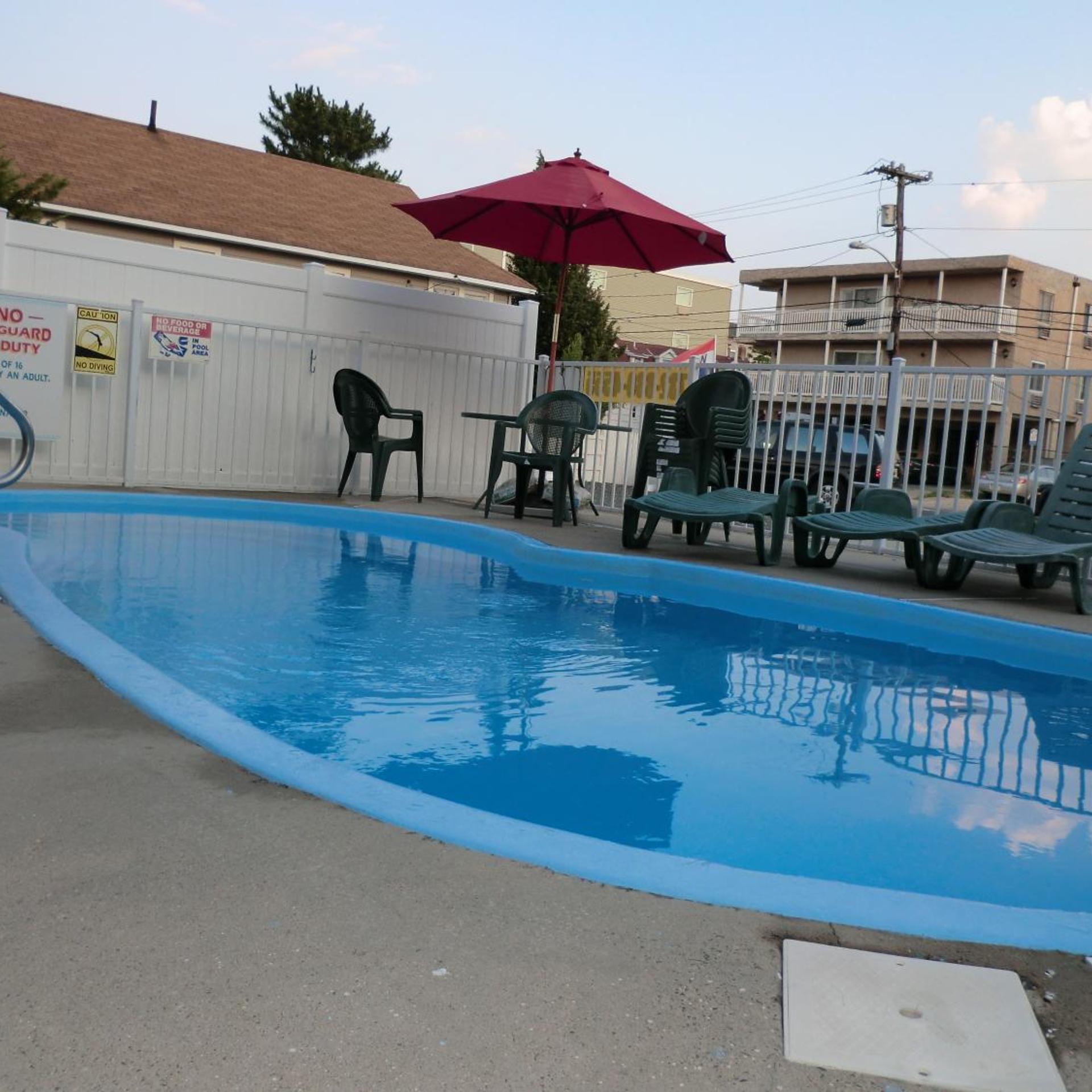 Bay Breeze Motel 3/28