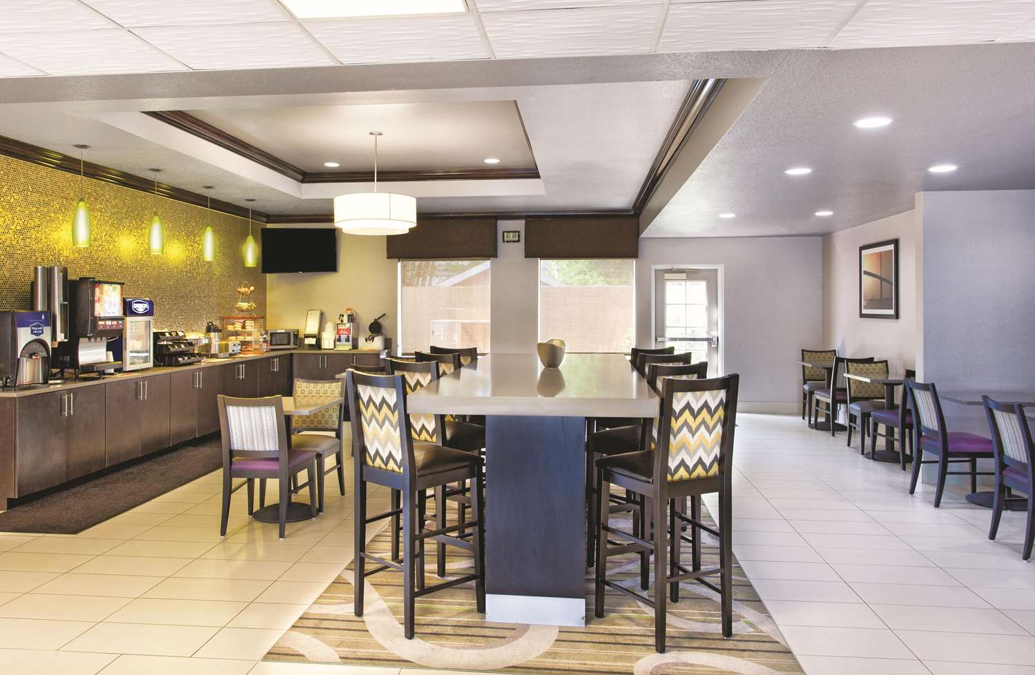 La Quinta Inn & Suites by Wyndham - Tampa South 17/27