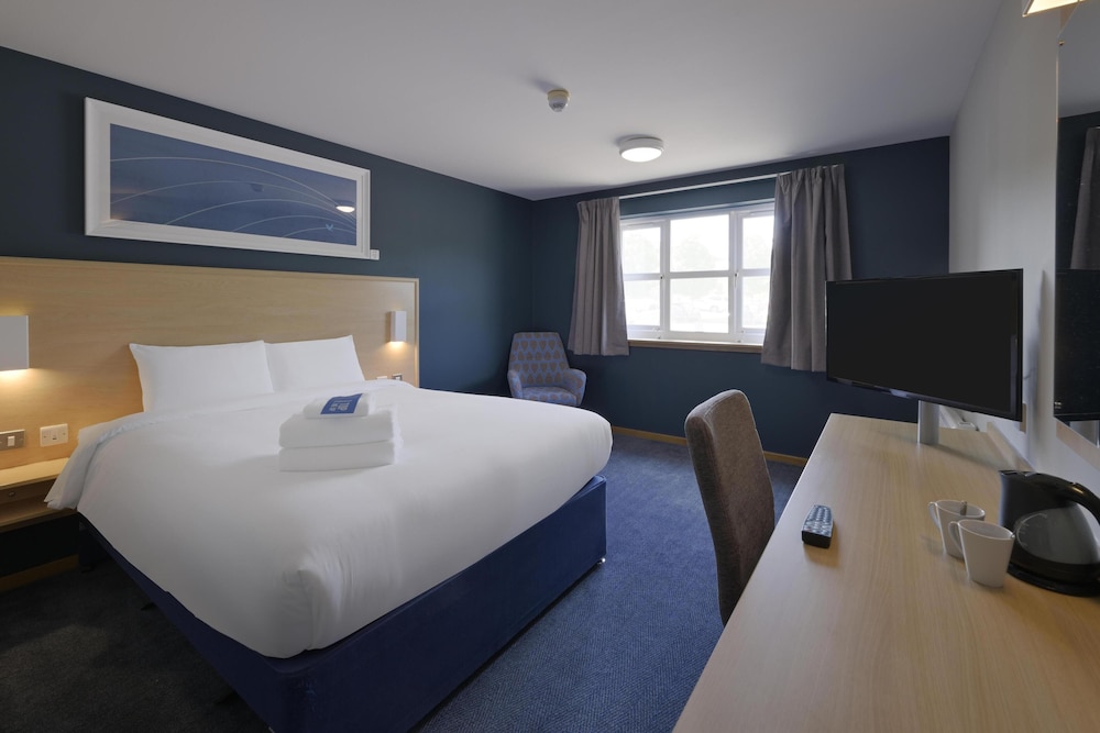 Travelodge Inverness Fairways 10/36