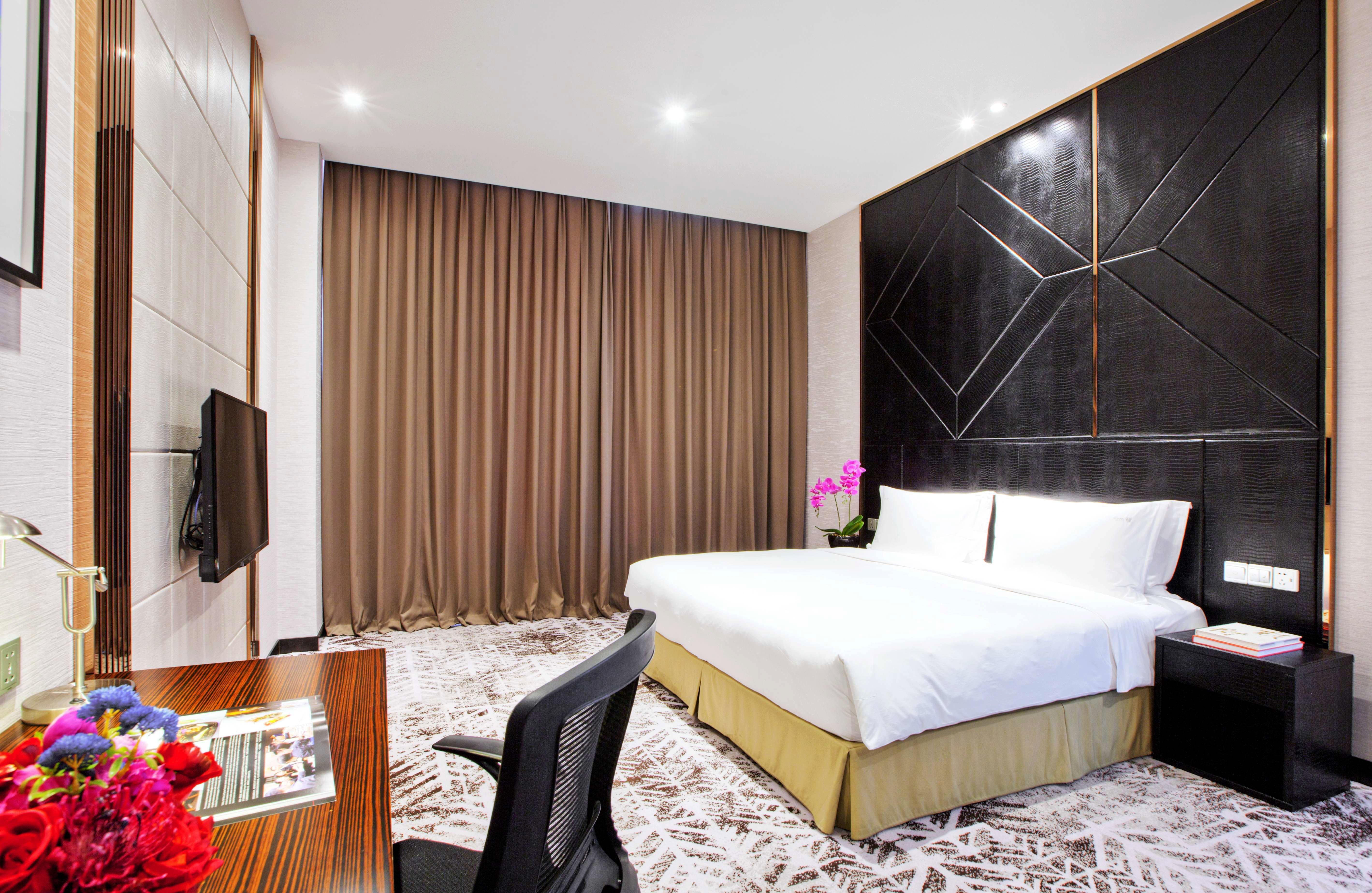 جناح بسريرين كينج بإطلالة على البحيرة بغرفتي نوم في طابق مرتفع، Crowne Plaza Shanghai Jinshan by IHG 4/5