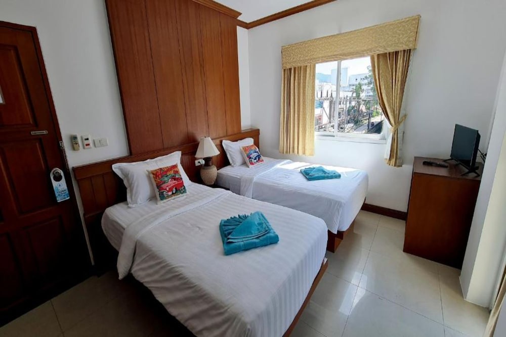 Pipikuku Hotel and Restaurant (ex. MVC Patong House) 16/30