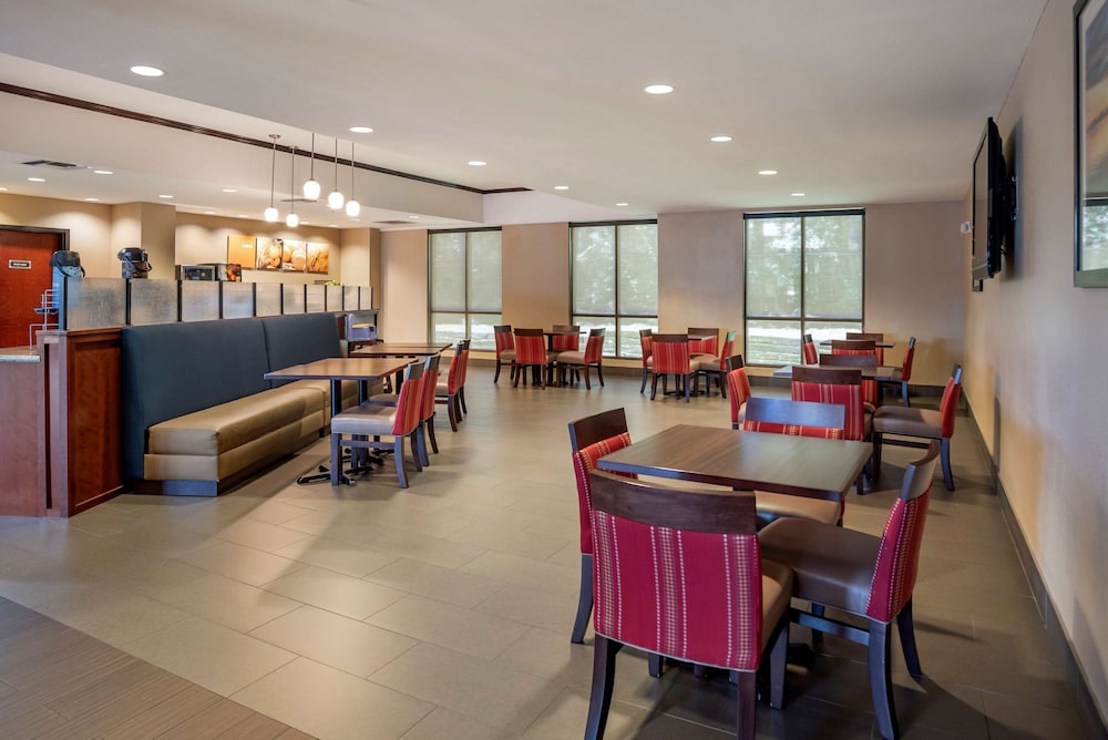Comfort Suites Mobile West Tillmans Corner 26/40