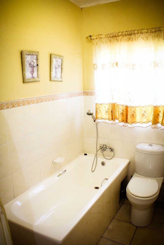 River-Ridge Guest House 22/23