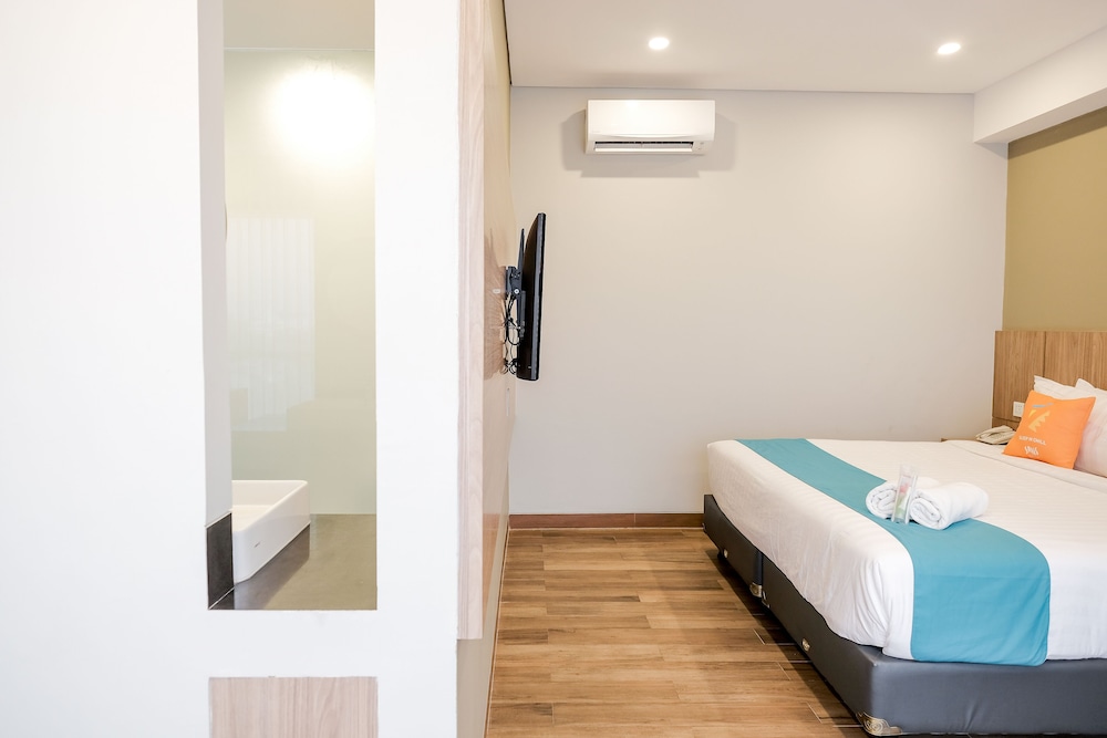 Sans Hotel Puri Indah Jakarta 21/62