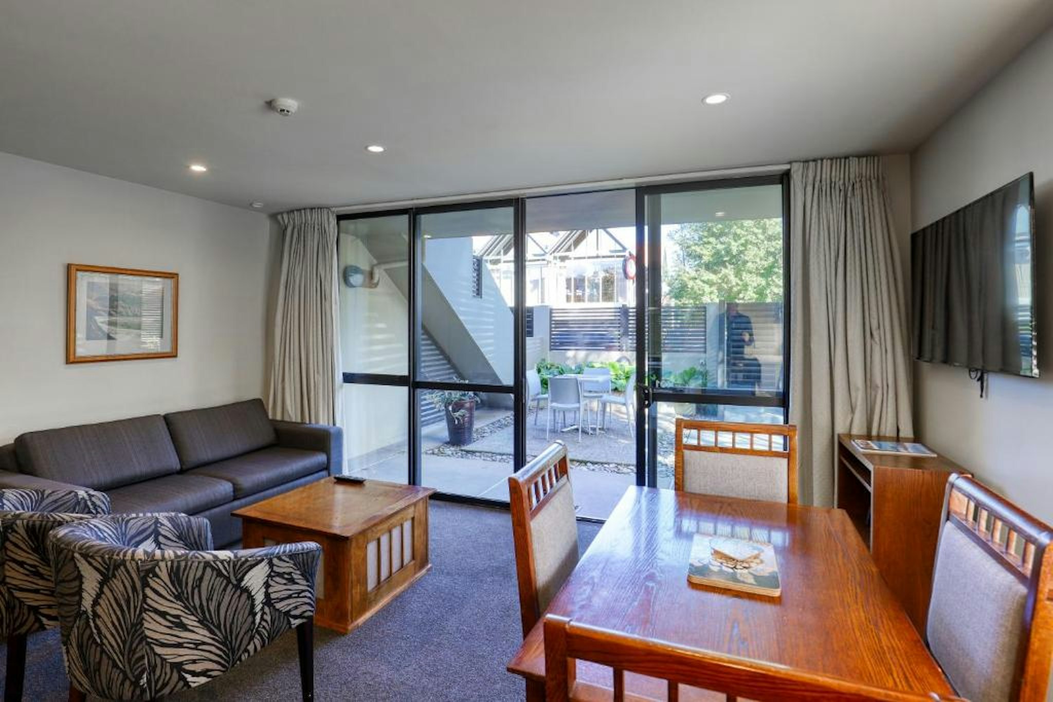 Garden Court Suites And Apartments 38/75