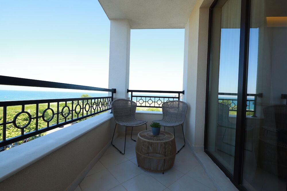 Green Life Beach Resort 44/75
