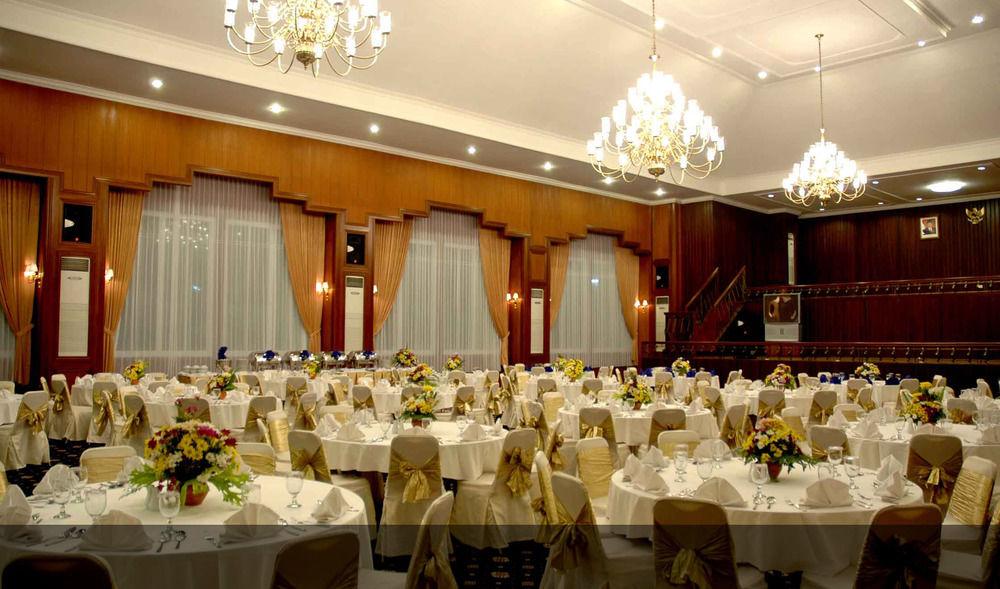 Royal Senyiur Hotel 13/18