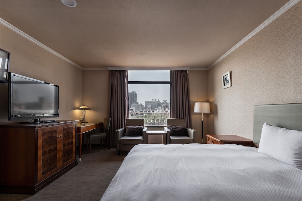 DELUXE, DOUBLE BED
