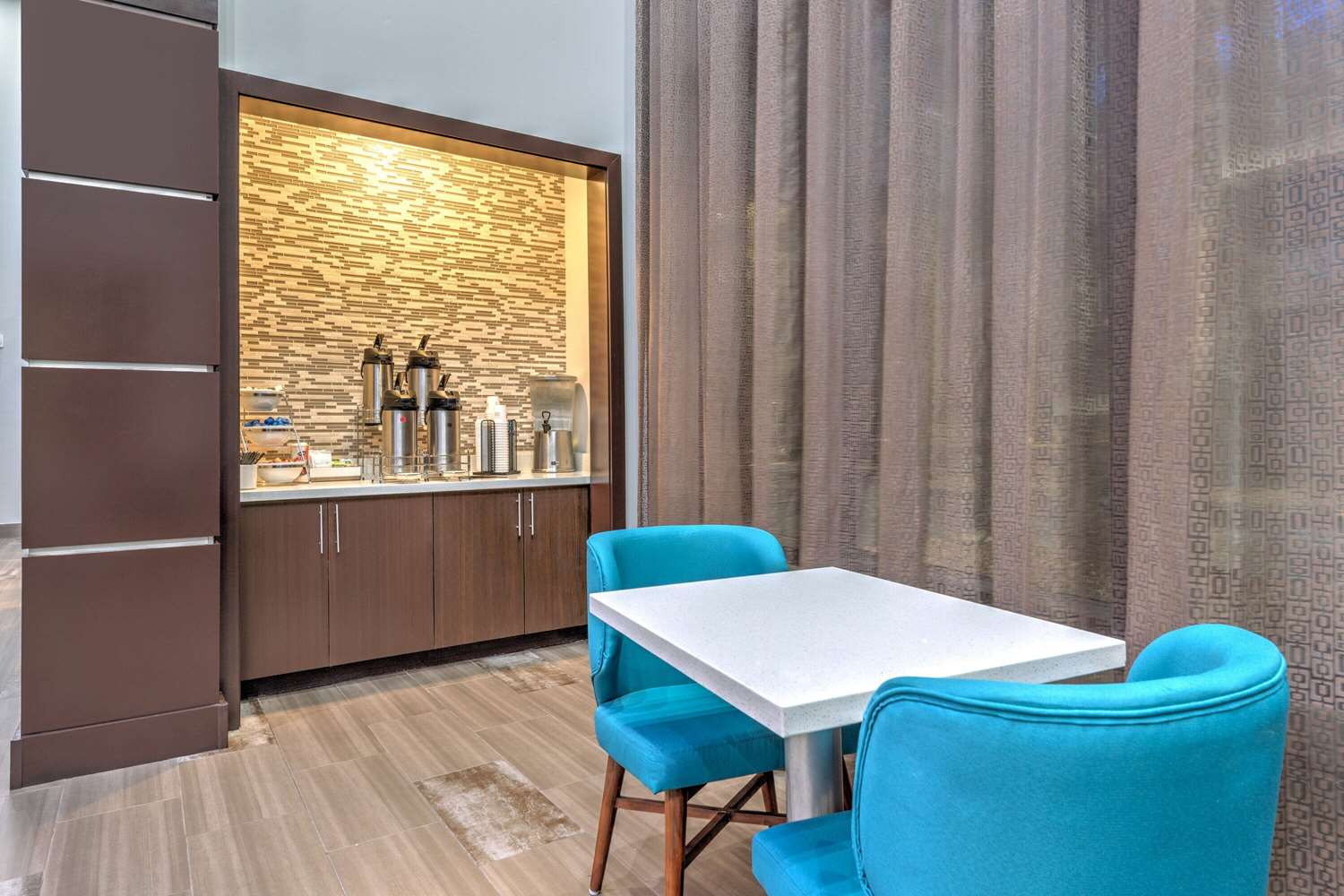 La Quinta Inn & Suites by Wyndham Tyler - University Area 5/20