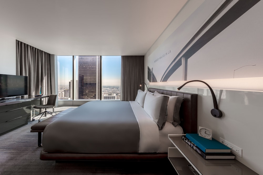INTERCONTINENTAL LOS ANGELES DOWNTOWN 12/79