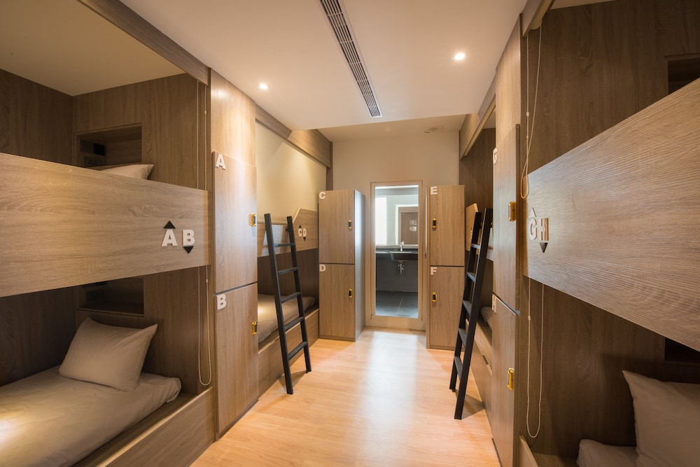 Legend Hotel Pier 2 35/66