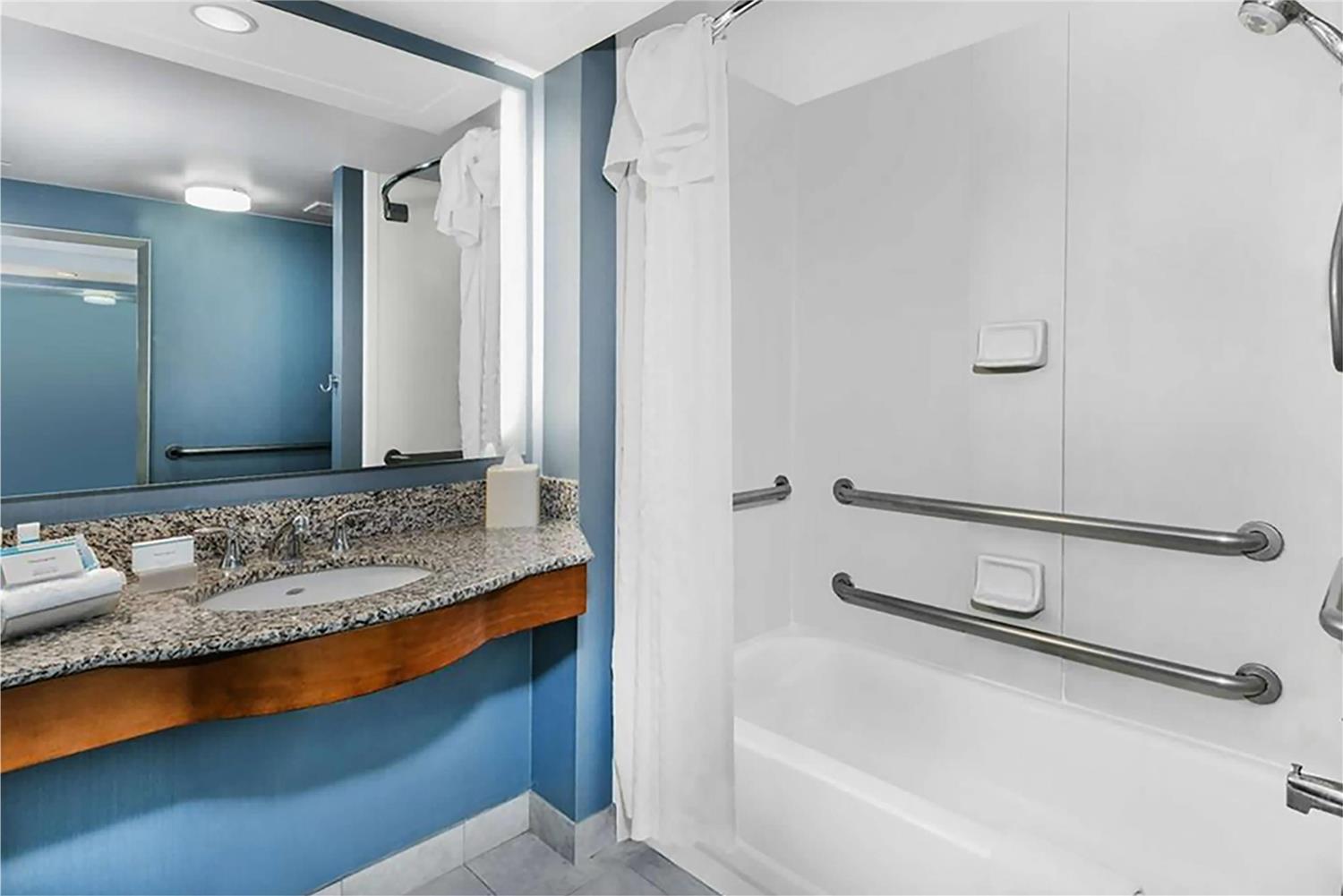 MainStay Suites Phoenix North 35/39