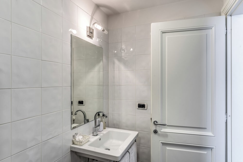 Guest House Cavour 278 50/56