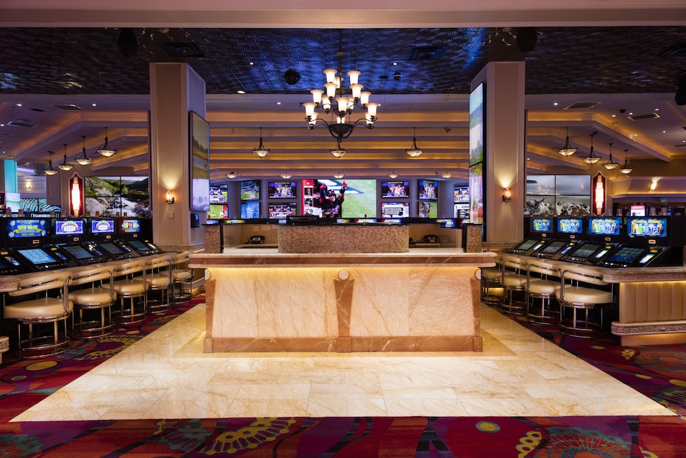 Western Village Inn & Casino 2/32