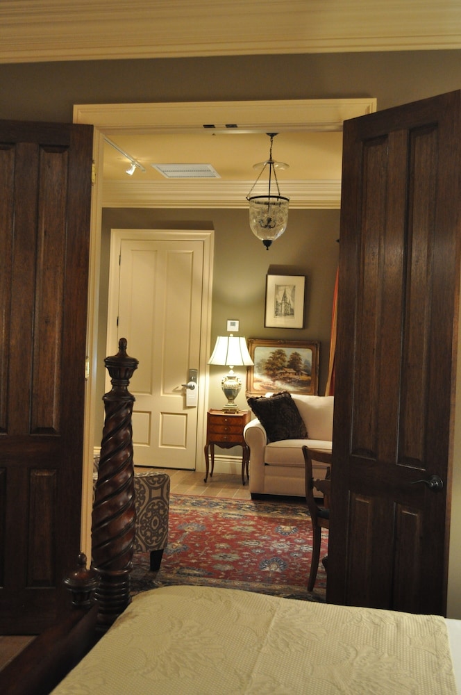 The Inn At Houmas House 25/32