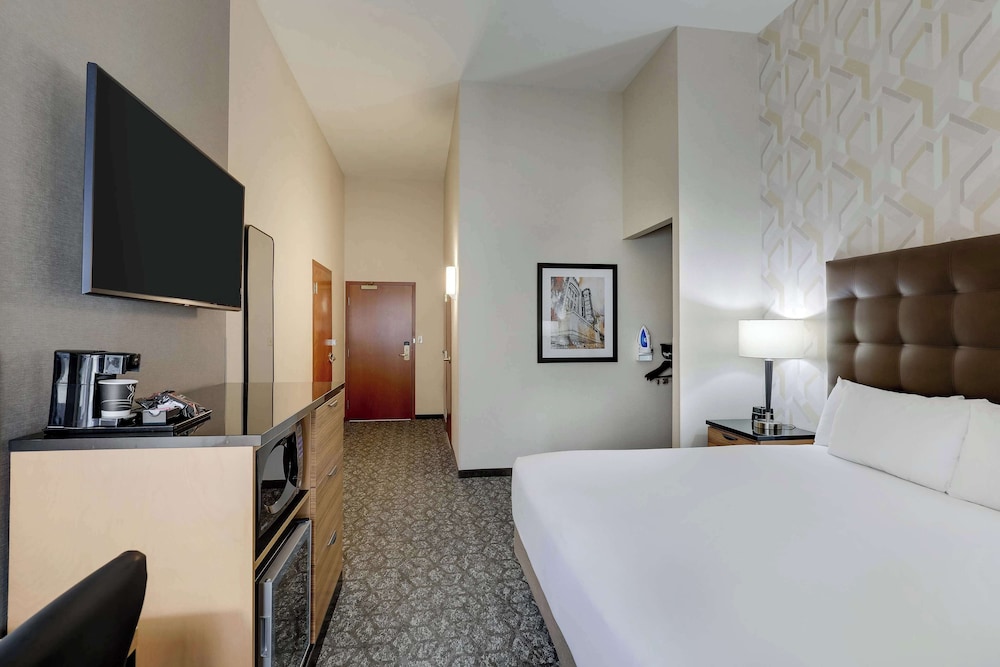 Drury Inn and Suites Birmingham Lakeshore Drive 11/50