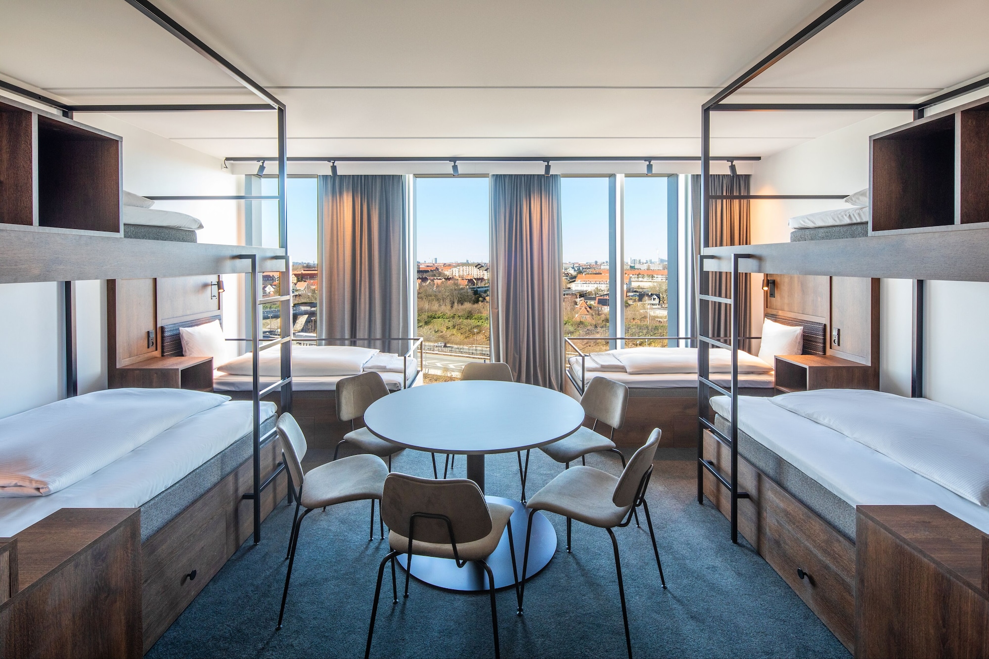 Family, 4 Bunk Beds, Xxl، Comfort Hotel Copenhagen Airport 6/10