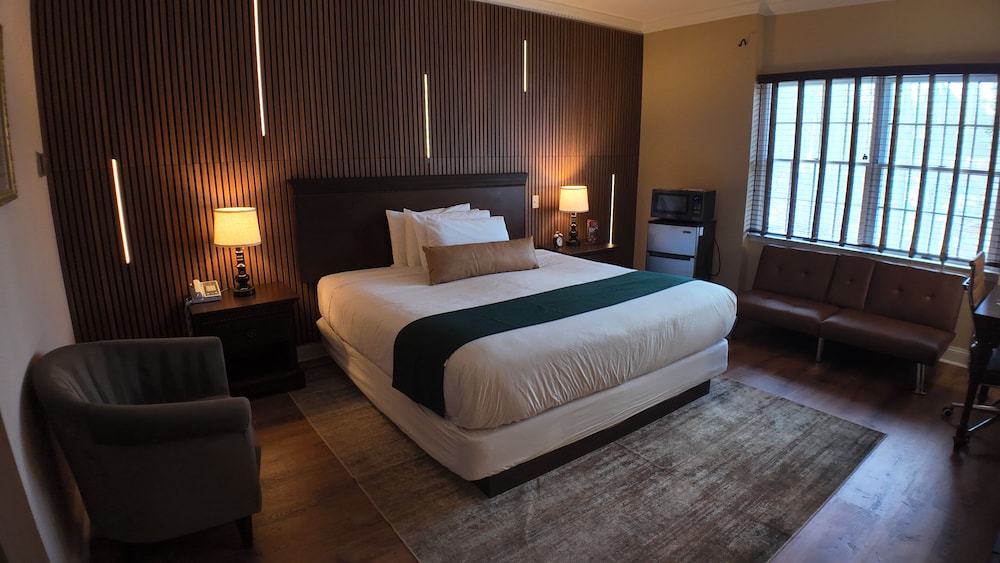 Colts Neck Inn Hotel 21/64