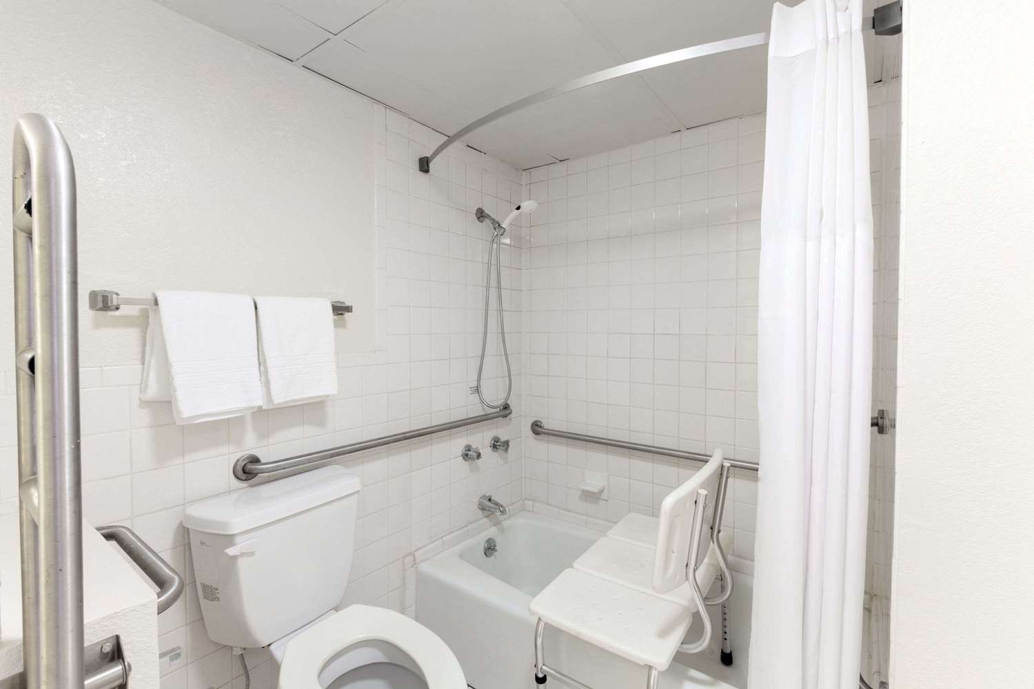 Days Inn By Wyndham Oklahoma City Fairground 17/19