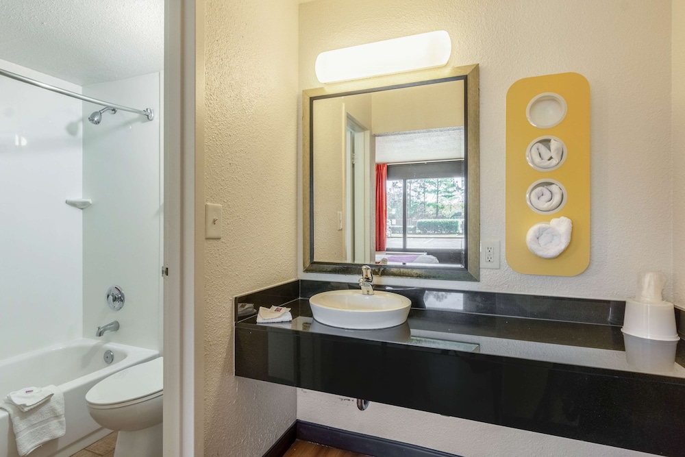 Motel6 Little Rock, AR - West 36/41