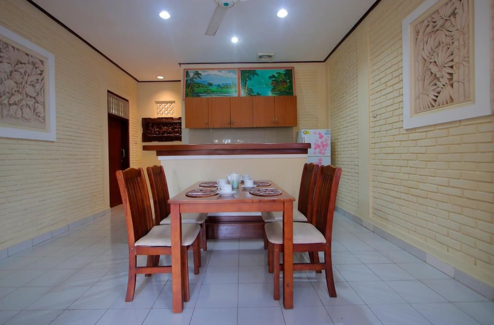 Hotel Jati And Home Stay 59/71