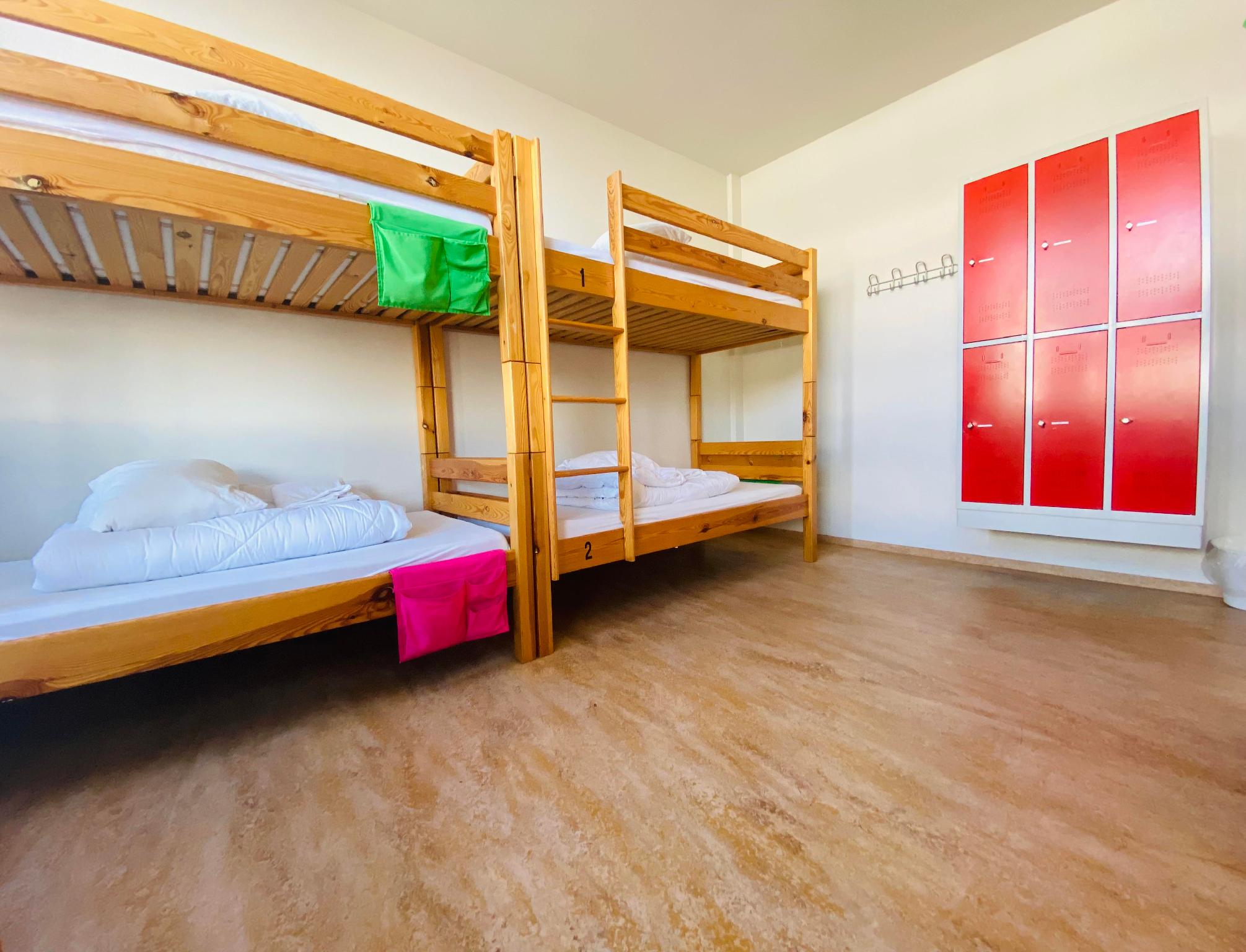 Mixed Dorm, 16 Beds