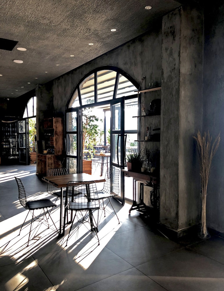 8 Rooms Boutique Hotel 24/50