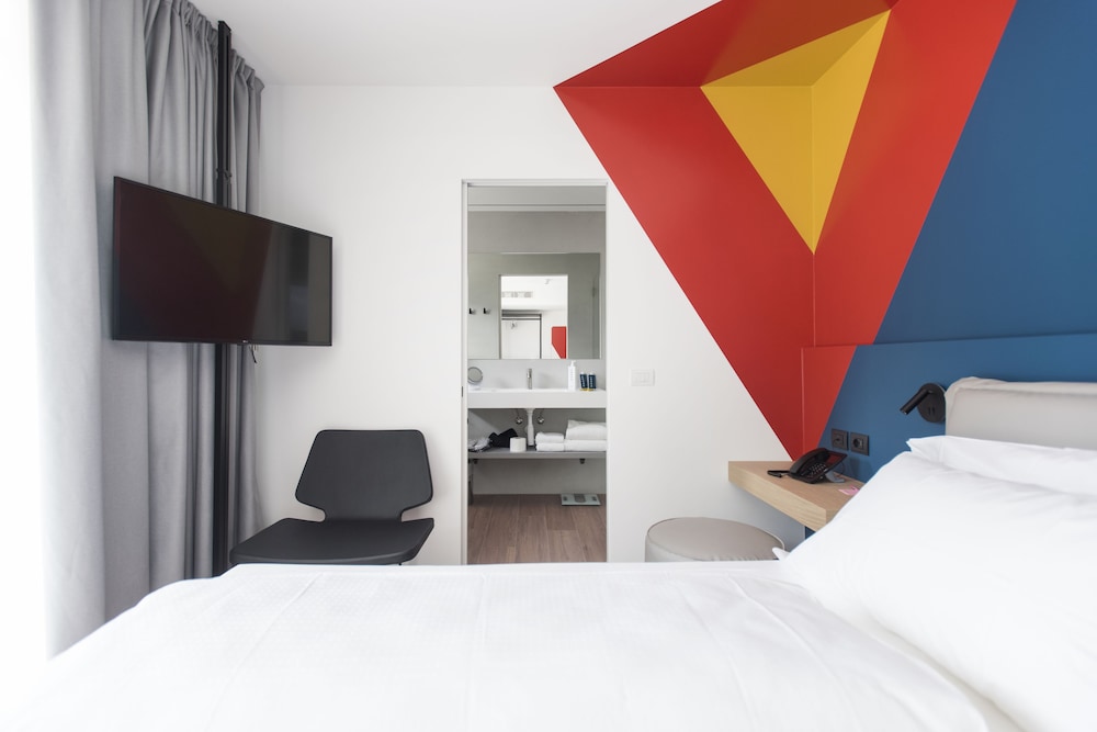 Hoody Active & Happiness Hotel 24/69