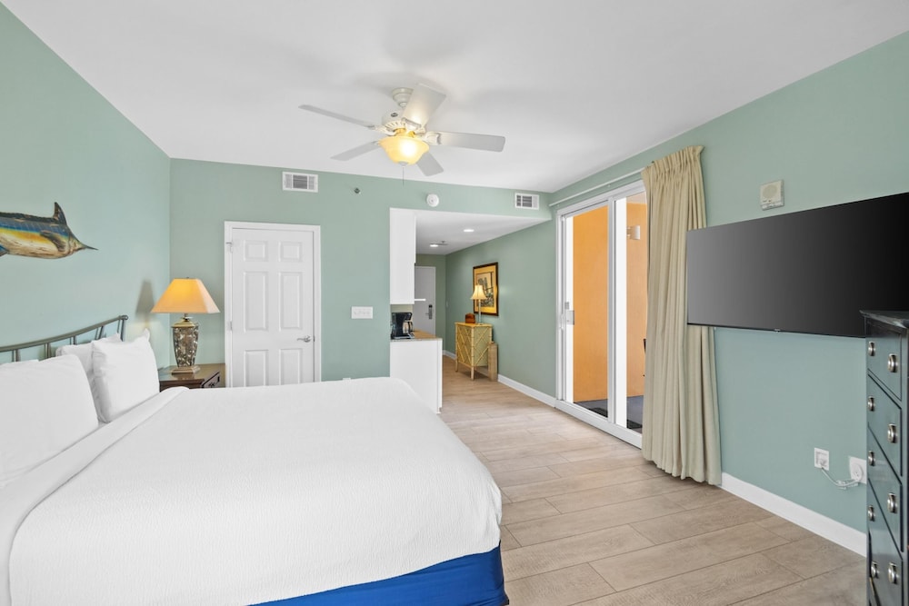 Studio, King Bed, Ocean View