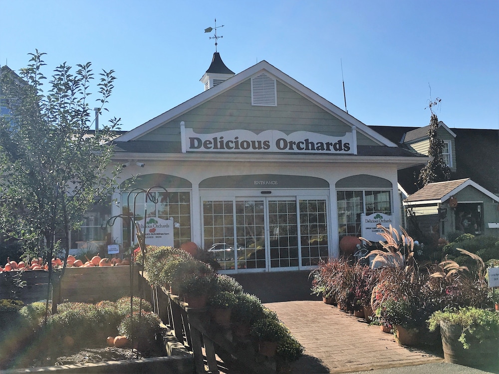 Colts Neck Inn Hotel 4/64