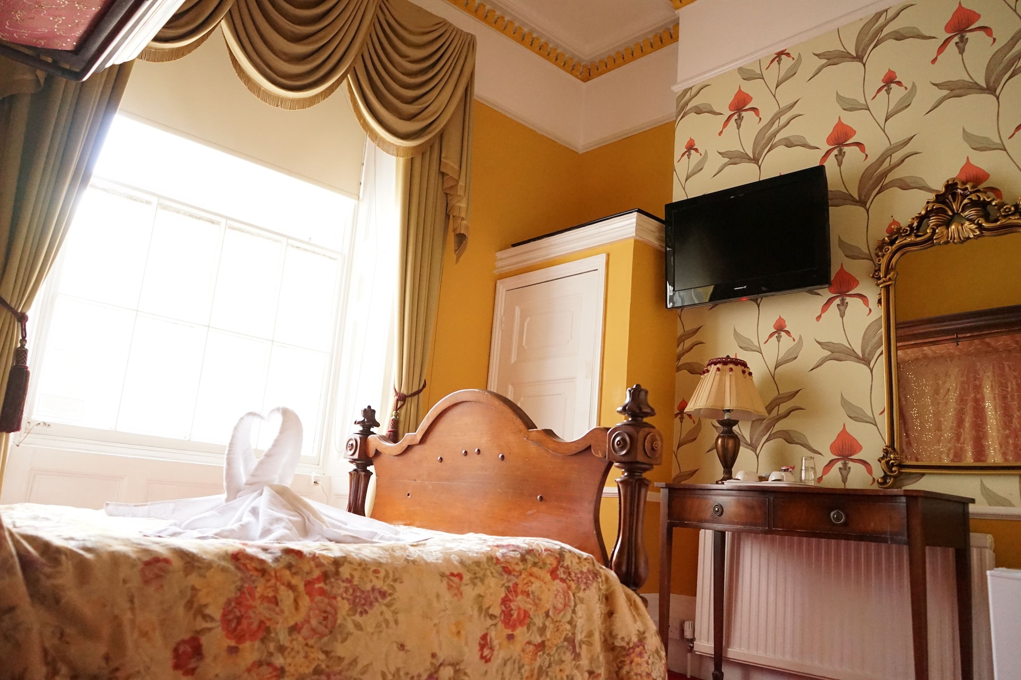 Four Poster, Deluxe, Double Bed