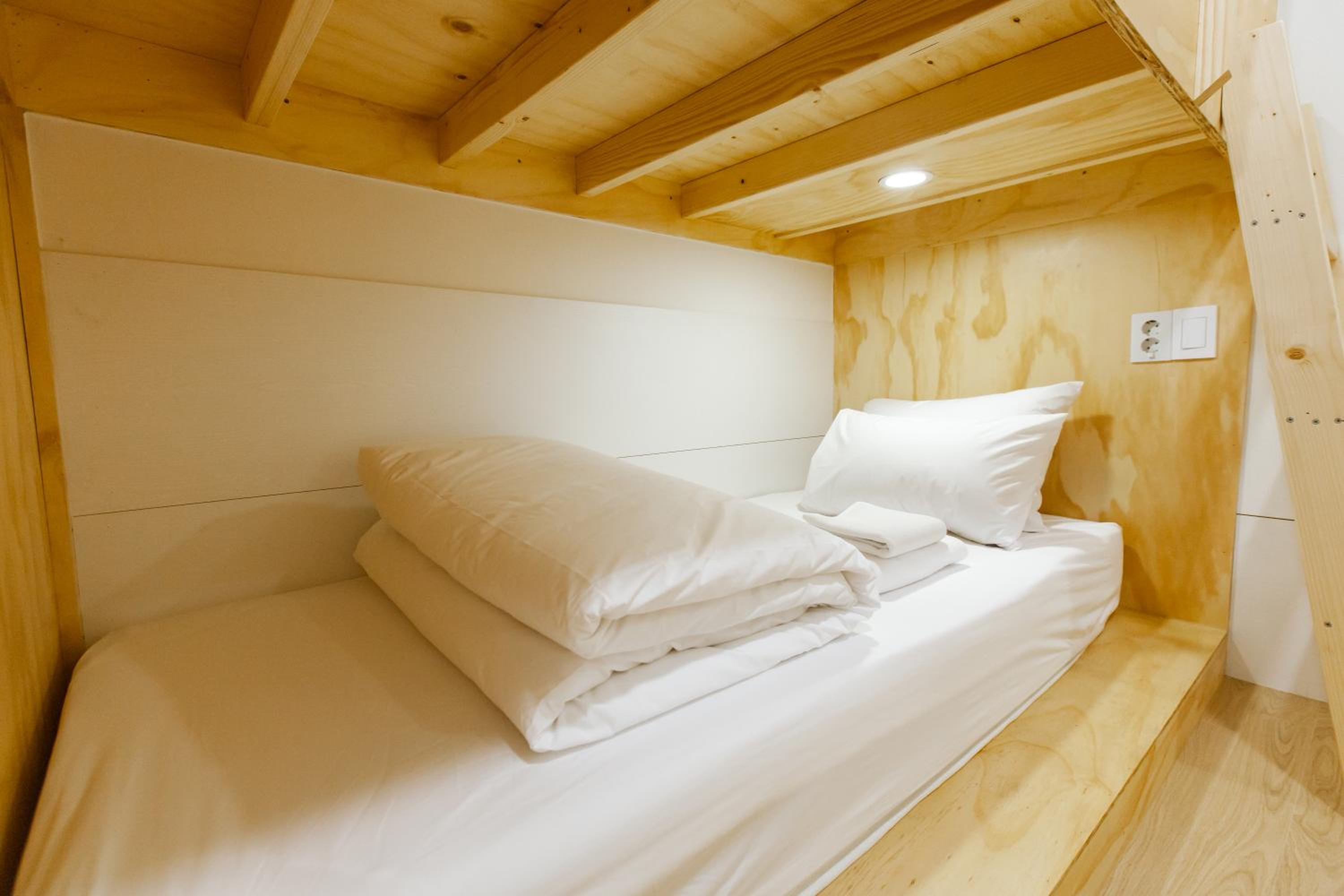 Male Dorm, 4 Beds