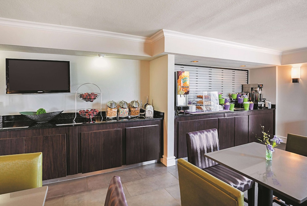 Wingate by Wyndham Galveston Beachfront at Seawall 21/32
