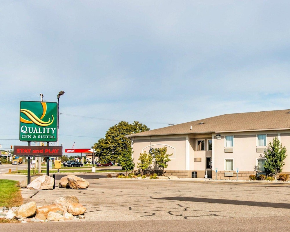 Quality Inn Suites Next To the Casino 3/35