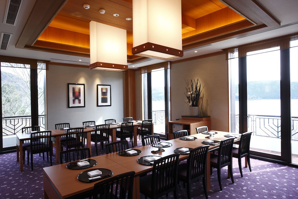 Hotel de Yama, Hakone Lakeside 55/66